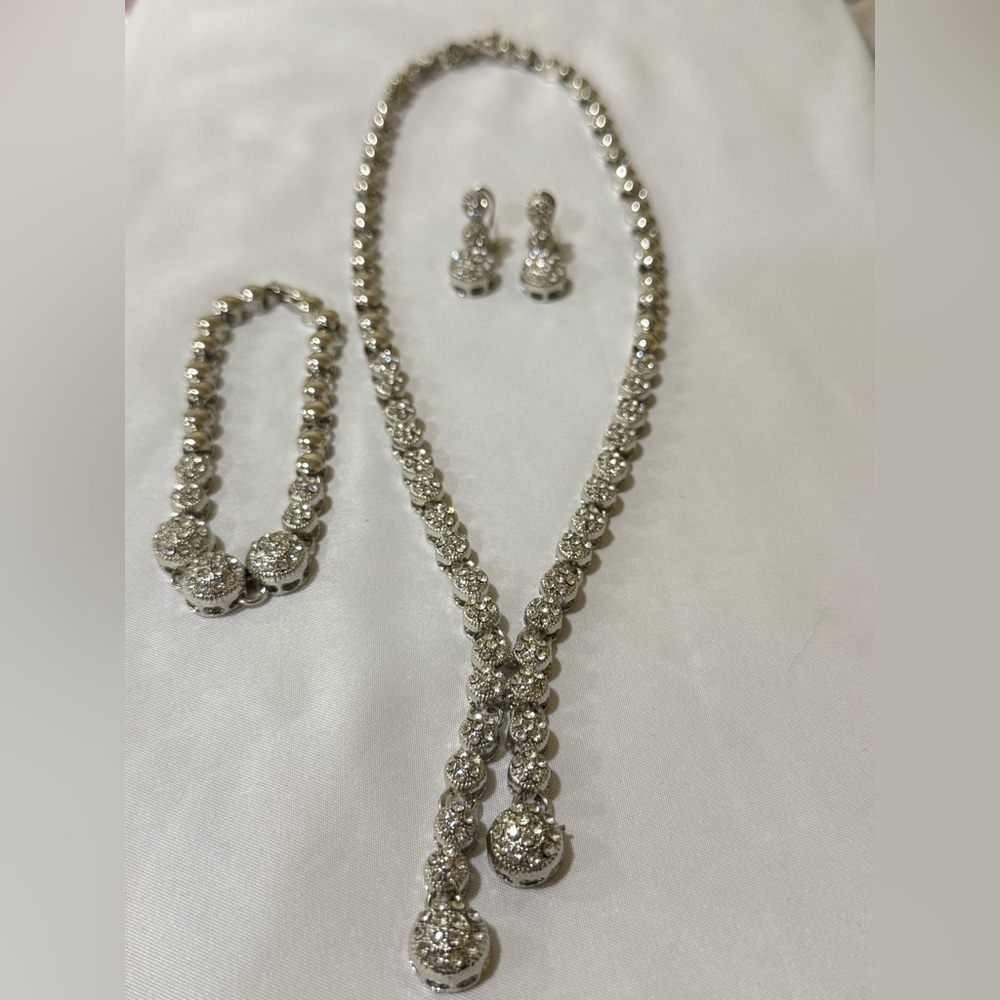 Elegant Silver Jewelry Set